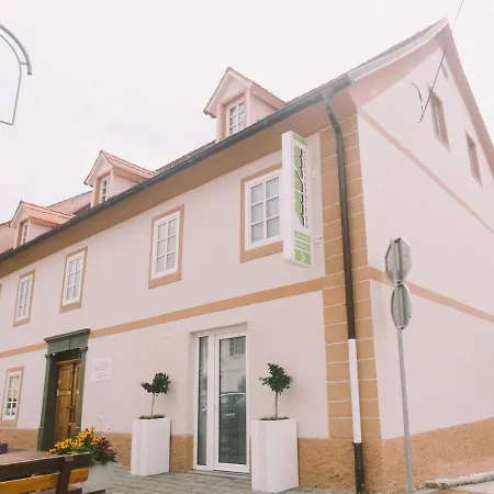 Apartma Lima *